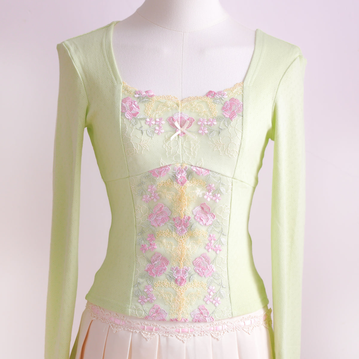 Vintage Teacup Long Sleeve Top in Apple Green
