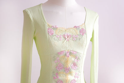 Vintage Teacup Long Sleeve Top in Apple Green