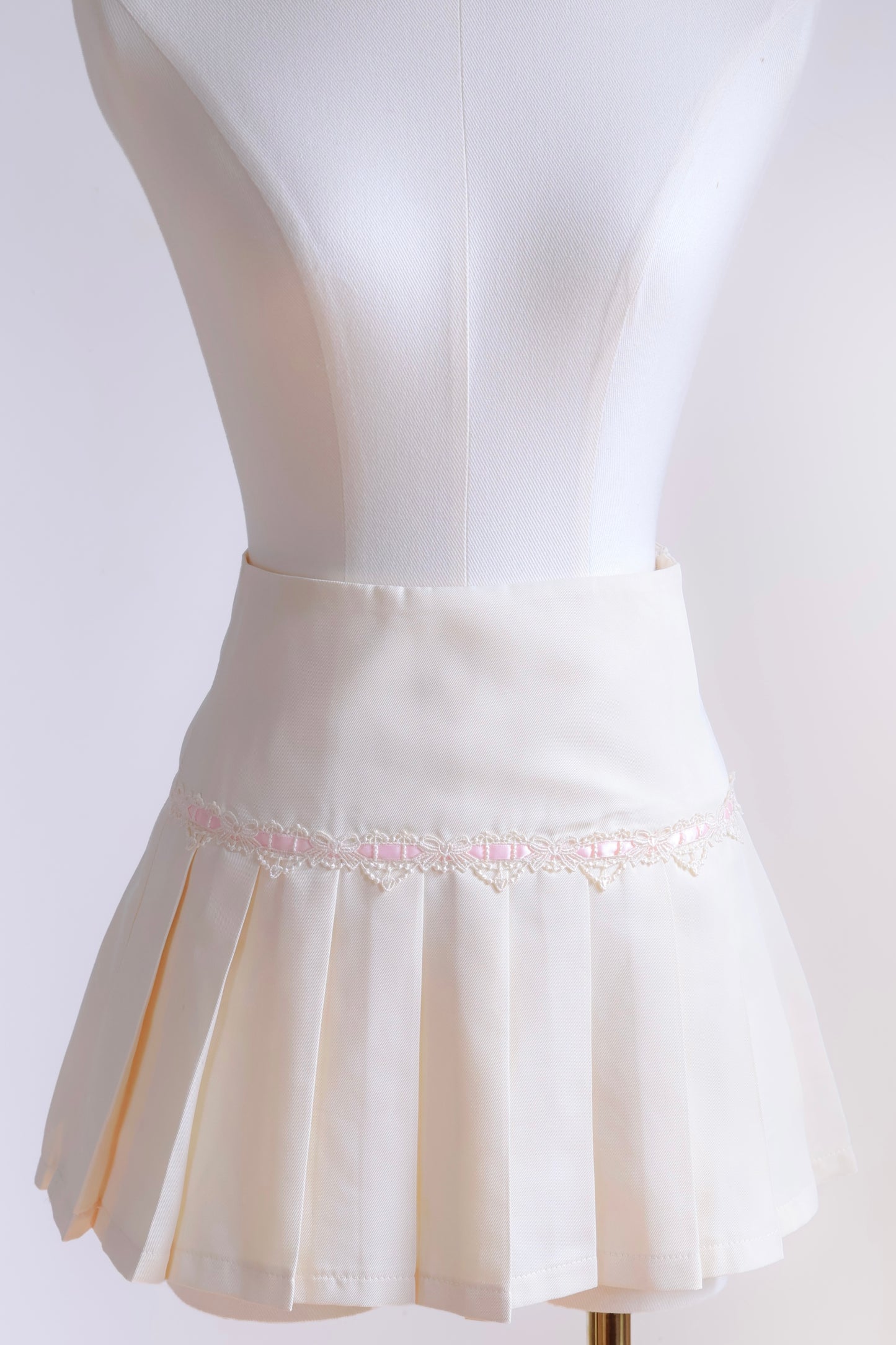 Antique Ribbon Pleated Skirt in Vintage Ivory