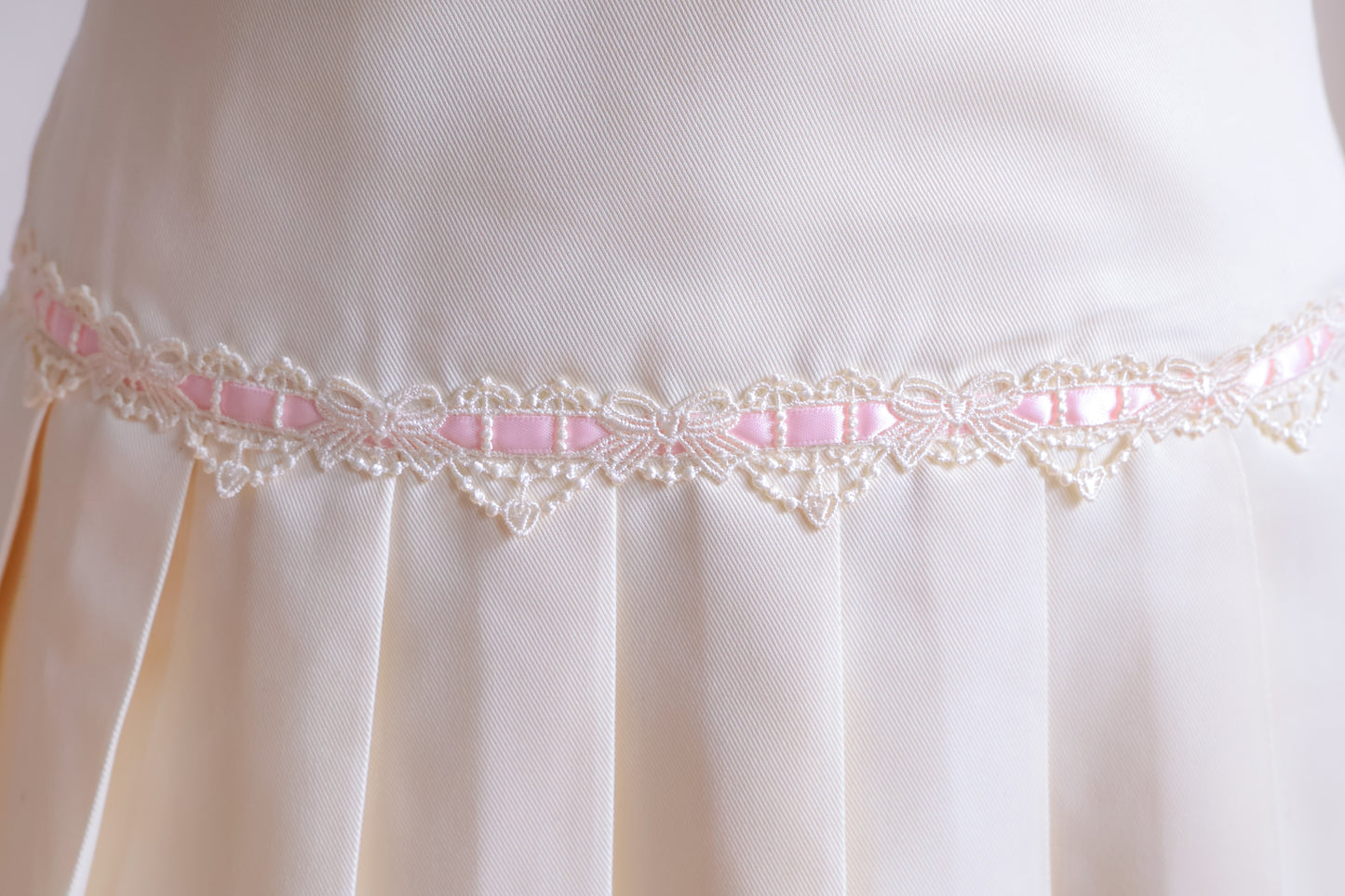 Antique Ribbon Pleated Skirt in Vintage Ivory